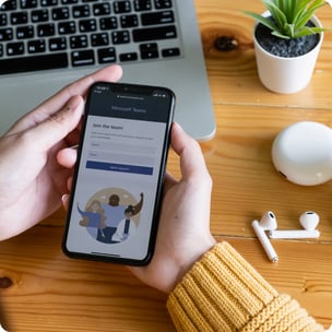 Black and Gold Elegant Greeting Happy New Year Instagram Post (1)