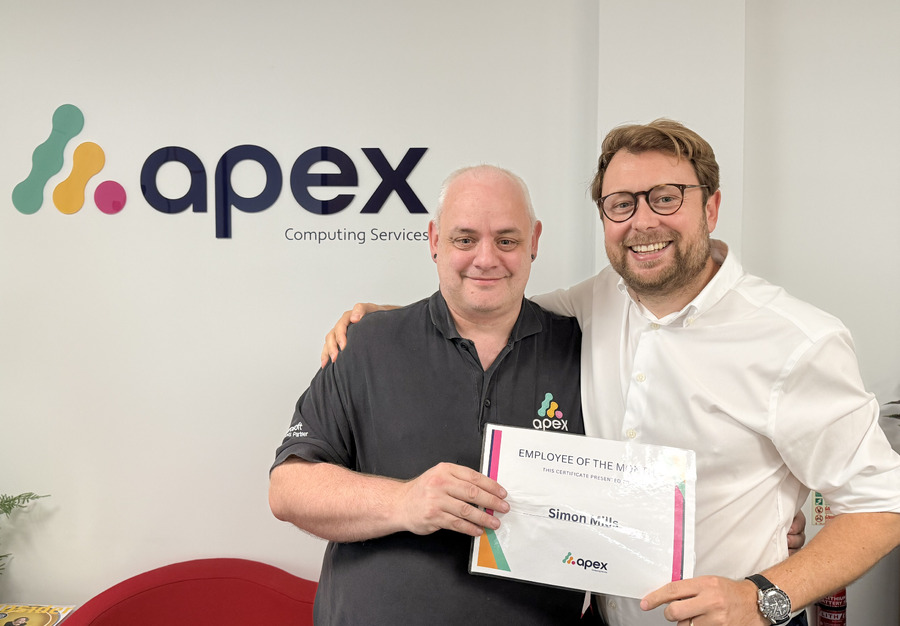 Simon Mills recognised as Apex August Employee of the Month